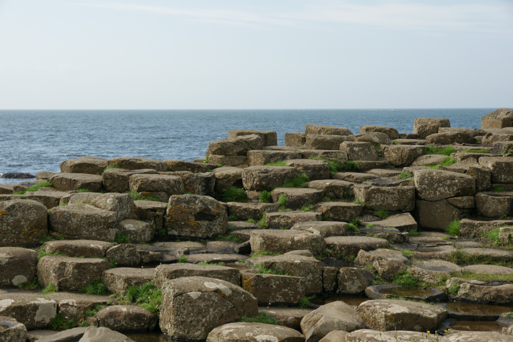 Columnas de basalto de la Calzada del Gigante en Irlanda del Norte